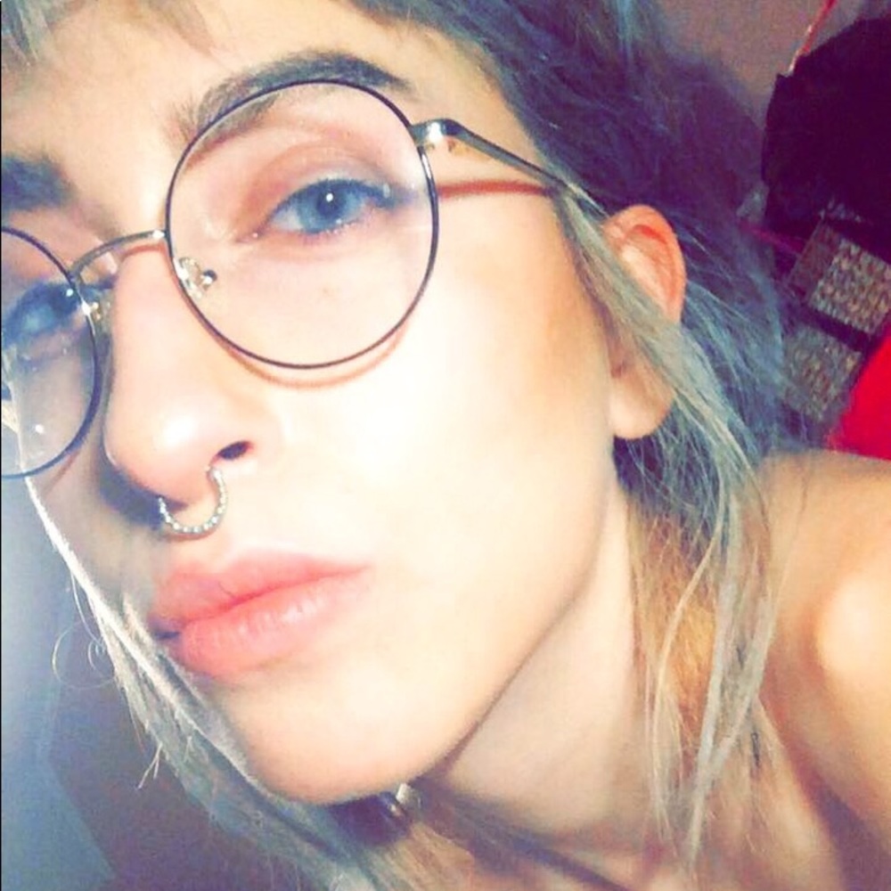 Meet your Posher, Liv